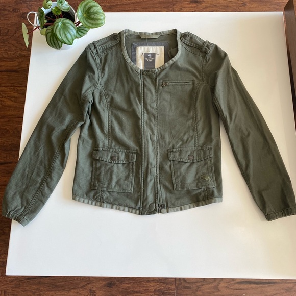 BNWT A&F Utility Military Cropped Fall Jacket - Picture 1 of 14